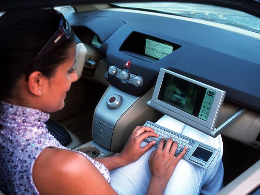Интерьер Opel Signum 2 Concept 2001 года  (фото 18 из 25)